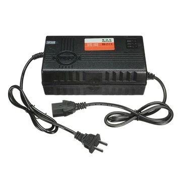 48V 2.5A Nabíječka automobilového akumulátoru elektrického vozidla Elektrická koloběžka Plug